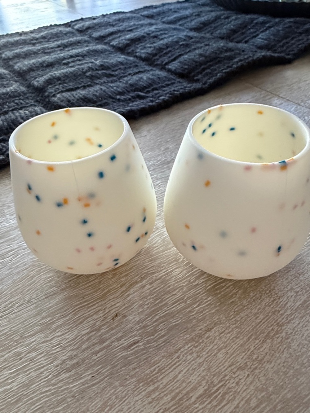 Set of 2 White Speckled Rubber Stemless Tumblers NWOT